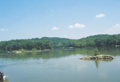 The view of the Potomac River from Riverbend Park.