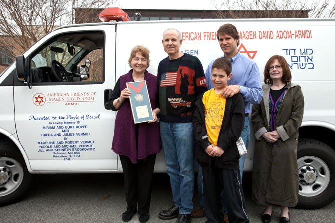 Vermut and Brodkowitz families, donors, with Karen Berger from Magen David Adom.