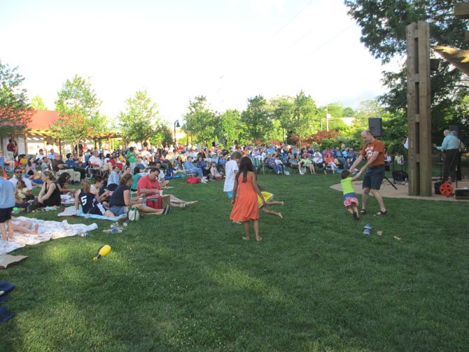 The summer concerts on the Town Green kicked off on May 11 with the U.S. Navy Sea Chanters.  Performances on the Green continue throughout the summer with two to three performances a week, including Wednesday kids’ performances.  Concerts are Friday and Sunday, with occasional special events on Saturdays.