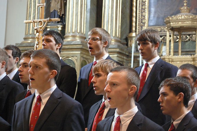 The Heights School Men’s Chorus recorded their CD, “Sing dem Herrn” at St. Peter’s Church in Vienna in March.
