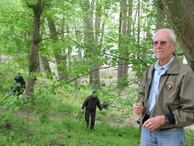 Jim Heins trains volunteers to help reduce the spread of garlic mustard. The only way to effectively reduce the spread is to go back to the exact spot year after year. 