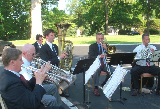 Phil Franke and Bruce Stanly, Springfield; Fred Marcellus, Alexandria; Andrew Hitz, Centreville; and Agustin Faundez, Reston; with leader Roger Whitworth on right.