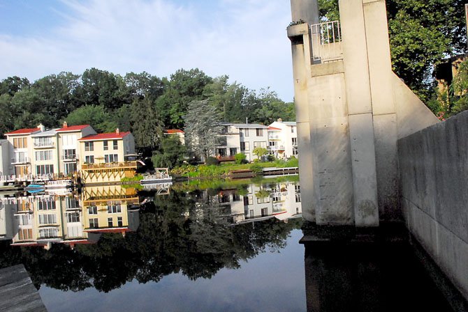 The dark lines on tower in Lake Anne show that on Monday, following the weekend’s rains, the water level of Lake Anne is still more than a foot below normal.