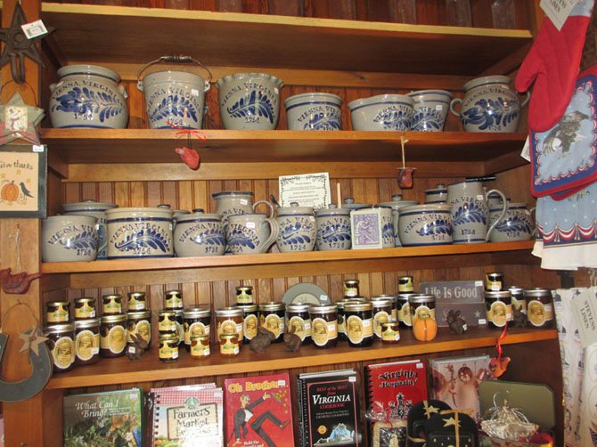 The Freeman Store sells lead-free Vienna-logo pottery made in Pennsylvania, as well as a selection of Graves’ Mountain preserves.

