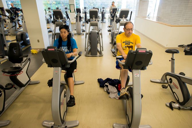 Students participate in PHED 108: Weight Training and Body Conditioning at the RAC on Fairfax campus. Photo by Alexis Glenn/Creative Services/George Mason University