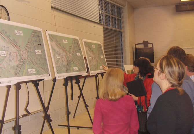 Residents peruse VDOT’s three proposals for the Braddock/Pleasant Valley roads intersection.