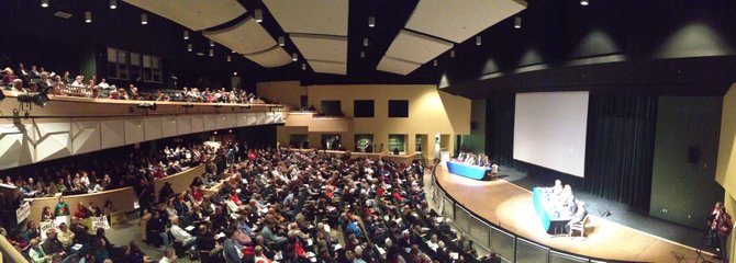 A capacity crowd fills Kenmore Middle School for a contentious forum on the proposed Arlington Streetcar.