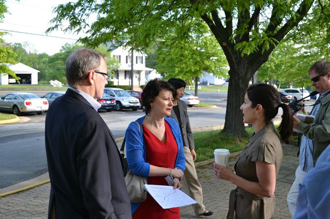 State Sen. Barbara Favola (D-31) and Del. Bob Brink (D- 48) speak with Connect-McLean representative Michele Pearce at Chesterbrook’s walk/bike to school day.
