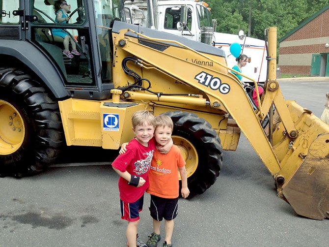 After a tough day of frontloading, Harry Lewis and Brody Bailey take a hug break.