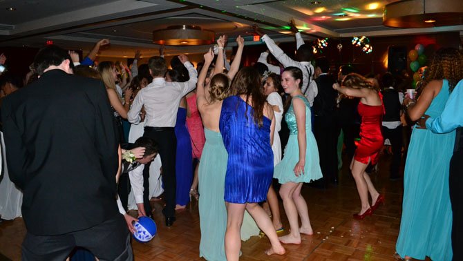 Students dance at the Washington-Lee prom.
