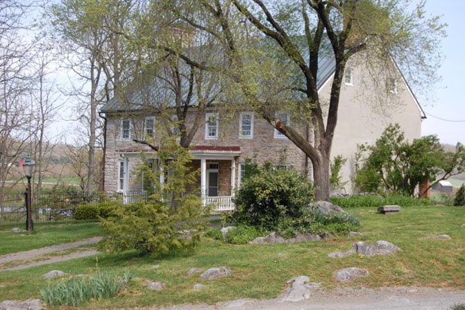 Long Green, an 18th century home in the Shenandoah Valley, is made over to benefit Blue Ridge Hospice.
