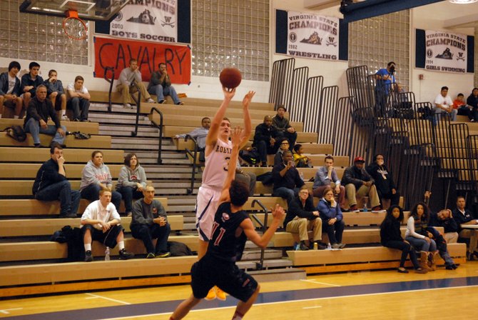 Robinson senior Joe Bynum scored 28 points and made eight 3-pointers against Edison on Friday night.