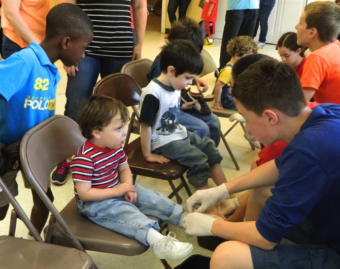 In addition to the footwashing at Rising Hope, the missioners are serving breakfast to the homeless and visiting shut-ins.