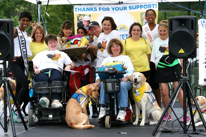 The team Middleburg CCI Labradorables raised the most funds, with over $6,300 contributed in donations. The top individual fundraiser was Caroline Elgin with service dog Shelly, who raised over $3,200 (pictured third from left).