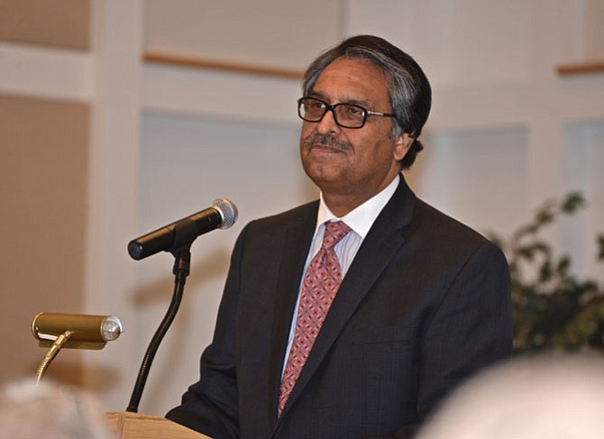 His Excellency, Jalil Abbas Jilani, Pakistan Ambassador to the United States was the keynote speaker at the fundraising dinner for Reach Out International. The Interfaith organization supports missions to improve the conditions and outlook for Christians in Pakistan. The Ambassador was pleased to make a personal donation with his embassy staff for the work being done by ROI.
