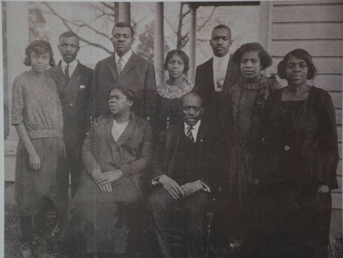 (Front row from left) Carrie Cartrell Gray and Hamilton Gray, (back row from left) Estelle, Ira, Isaiah, Ada, John, Florence and Cassie Gray. Hamilton is Gloria Wiseman’s grandfather, who purchased nearly 10 acres of land in Gum Springs in 1894.
