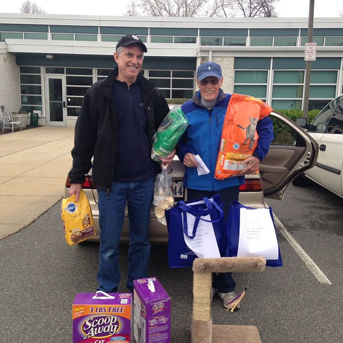 SSA volunteers Dan Bernstein and Tom Irvin Deliver pet food and supplies to seniors.