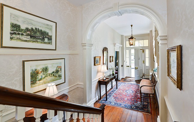 The historic Roberdeau House in Old Town Alexandria is now on the market, for the first time in 40 years.
