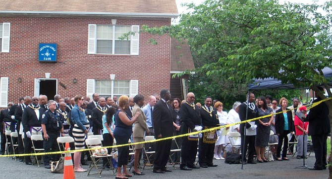 Arlington County erected a marker commemorating the strong and beneficial presence of generations of mostly African-American men in the Nauck 
community. 
