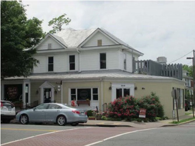  An expansion to the second floor of the Del Ray Pizzeria was the center of a Planning Commission controversy.
