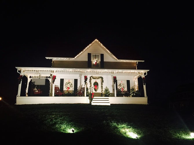 Judges said: “This classic historic home is appropriately adorned with beautiful classic garland, wreaths and red ribbons, harkening back to yesteryear.”
