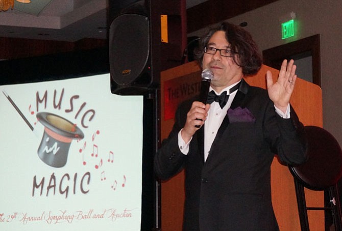 Maestro Kim Allen Kluge thanks attendees for their support at the Symphony Orchestra League of Alexandra’s 29th annual gala Feb. 27 at the Carlyle Westin Hotel.
