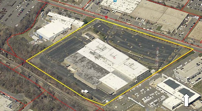 The 24/7 complex will rise up on an industrial property that is owned by Washington Gas, and the utility’s building and parking lot will be torn down to make way for the new center.
