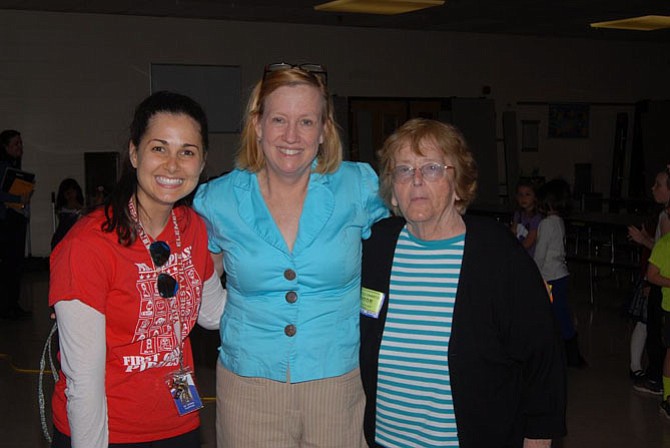 Ms. Pappas, first-grade teacher and Ms. Moran, first-grade teachers’ assistant with Betty Nalls Swartz, Great Falls Historical Society’s Educational Outreach program. 
