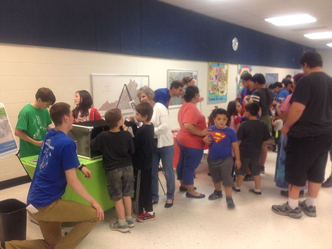 Reston’s Dogwood Elementary School hosted a free family science night at the school cafeteria. The event was sponsored by Children’s Science Center, based in Fairfax.
