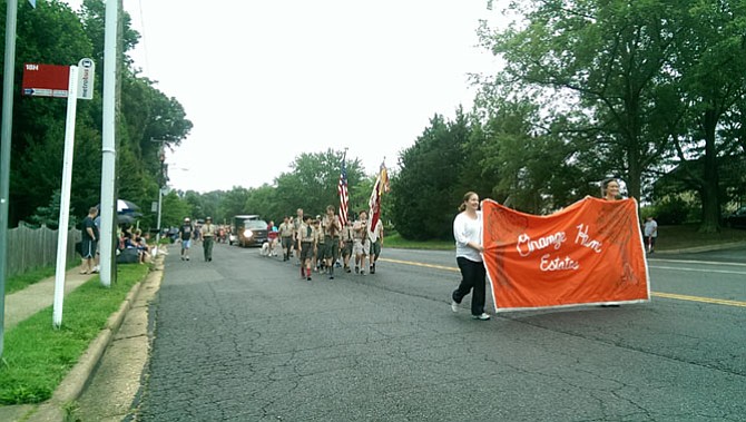 The Orange Hunt Estates Fourth of July parade continued as planned, despite increasing rain.