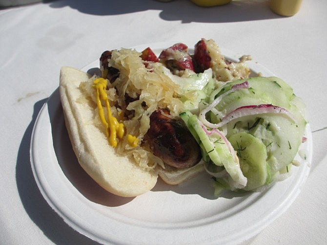 Vienna’s local restaurant participants serve up traditional Bavarian dishes, such as bratwurst and sauerkraut.
