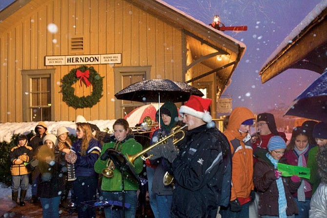 Don’t miss the Annual Herndon Holiday Sing-Along  and Tree Lighting set for Saturday, December 3, 5 - 6 p.m. in front of Old Town Hall, 730 Elden Street, Herndon. 
