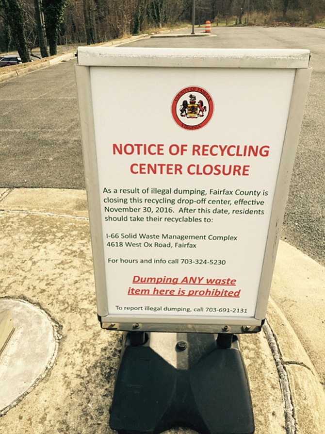 Posting about the closing of the recycling center behind the Mount Vernon Recreation Center.