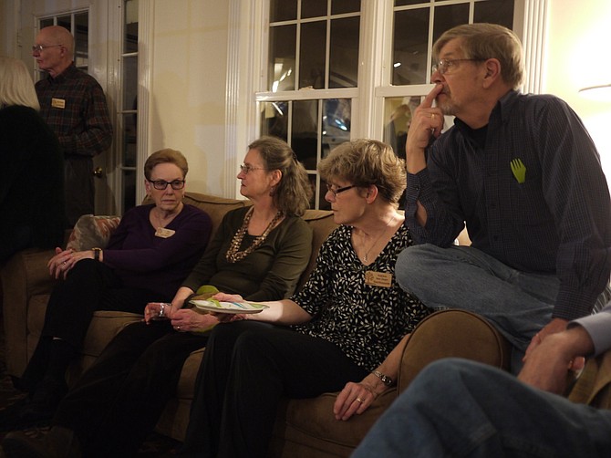 From left: Tree Stewards Don Walsh, Jan Hull, Debra Wood, Katrina Van Duyn and her husband Rich listen to a briefing on champion and notable trees. 