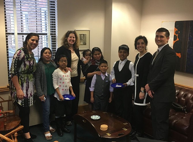 Mayor Allison Silberberg gave a private tour of the Council Chamber to youths who participate in Casa Chirilagua, a faith-based nonprofit that offers a variety of programs to the largely Latino immigrant community of Arlandria. The children’s mothers, Alexis’ adult mentor Dorian Belz, and two Casa Chirilagua staffers accompanied the youths. 