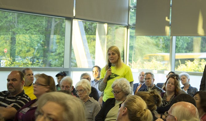 Connie Hartke, president of Rescue Reston, a grassroots organization that opposes the redevelopment of Reston National Golf Course, asserted on May 3 the need to warn bidders who wish to purchase the land, which is for sale, that they must maintain the land as a golf course.