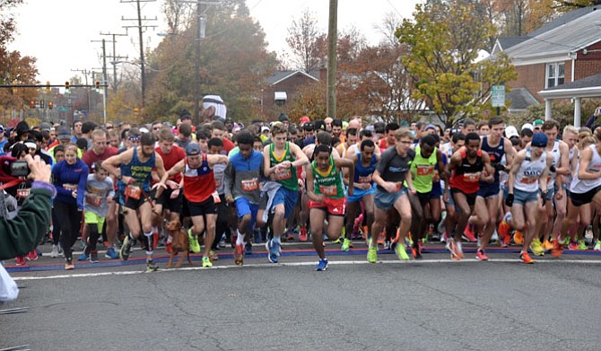 Sponsored by the Del Ray Business Association, the Alexandria Turkey Trot takes place Thanksgiving morning. The 5-mile race has been attracting elite runners for 42 years.