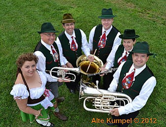 Alte Kumpel is comprised of local musicians.