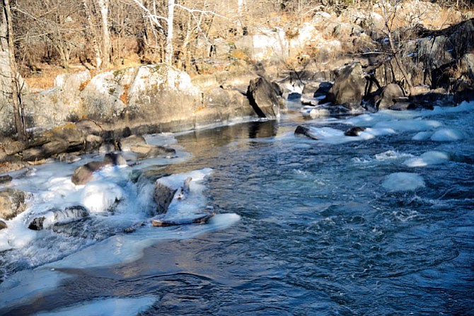 Views of the Potomac River caught during last weekend’s plunging temperatures.