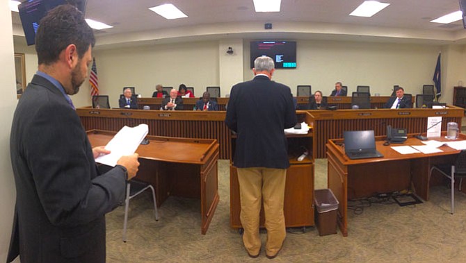 Check Into Cash lobbyist Robert Baratta testifies before the Senate Commerce and Labor Committee. Last year, his company donated more than $8,000 to members of the committee, which killed a bill that would have created new consumer protections on his company. 