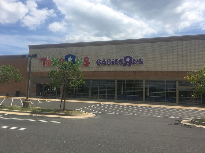 Toys R Us in Kingstowne is closed.