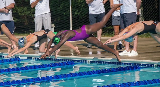 Charis Roundtree broke her own freestyle record at Divisionals and is seeded second in the event and third in backstroke at All Stars.