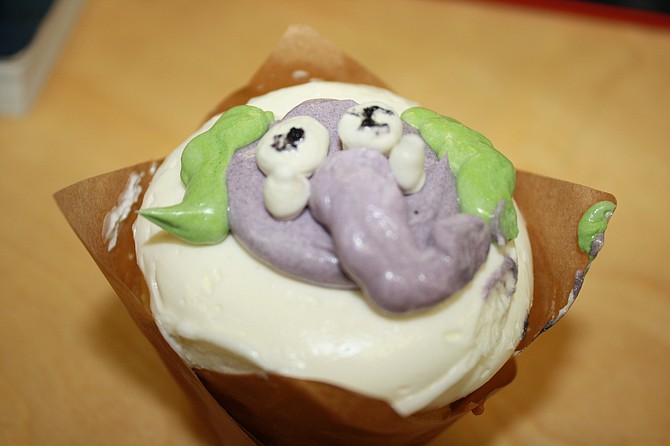 Elephant cupcakes from Hollin Hall Bakery,