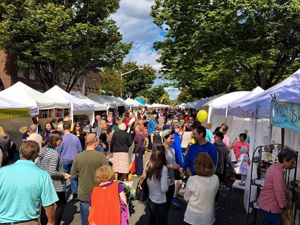 Del Ray’s Art on the Avenue is just one of many citywide events sponsored by Alexandria’s local business associations.