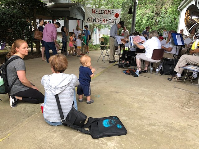 The Mount Vernon German Band, Vernonberg am Potomak Volksmusik Blasskapelle, attracts music enthusiasts of all ages.