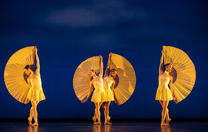MOMIX’s “Fans” to be performed at Center for the Arts on Jan. 25, 2019.