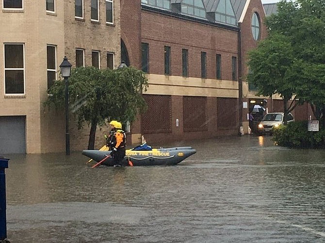 Look a canoe on Union Street! We've seen that before.