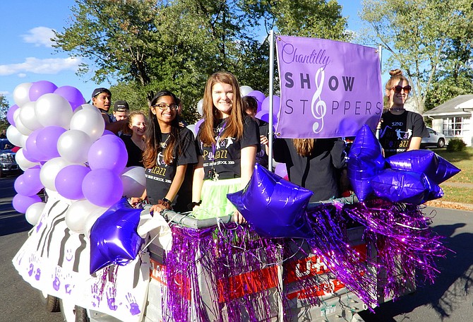 Chantilly Show Stoppers show their spirit.