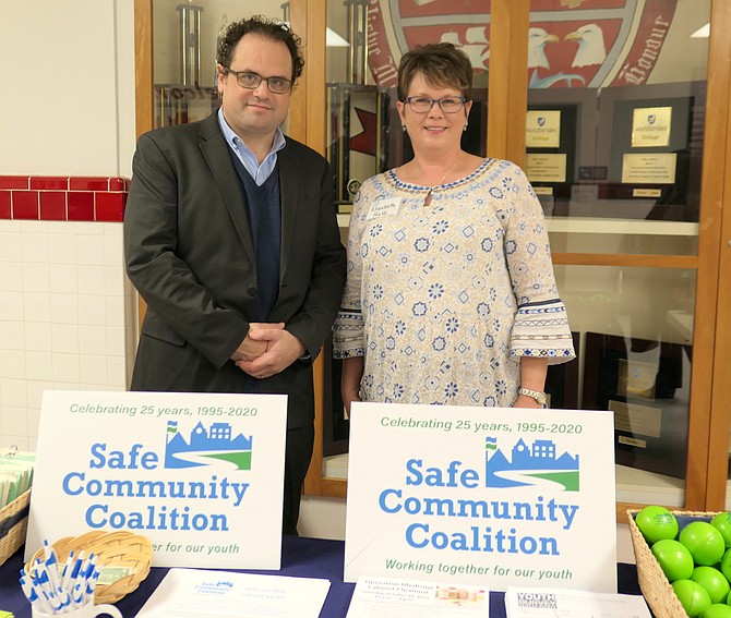 Dr. Clifford Sussman, MD and SCC President Elizabeth Hale.