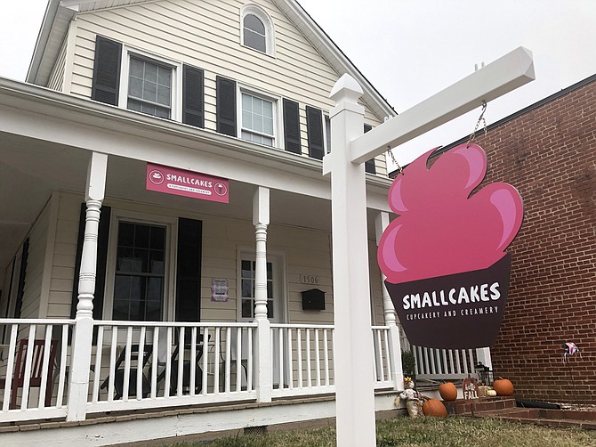 Smallcakes has opened on Mount Vernon Avenue and is ready to dish out all manner of cupcakes, ice cream and “pupcakes.”